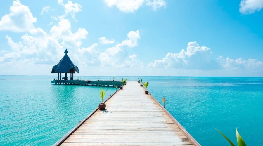 Maldives - 4 * Package inc. Flights, Transfers & £800 Savings