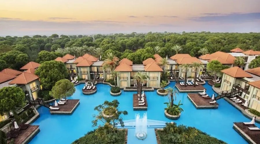 Save up to 32%, All-Inclusive Turkey Deal w. Flights & Transfers