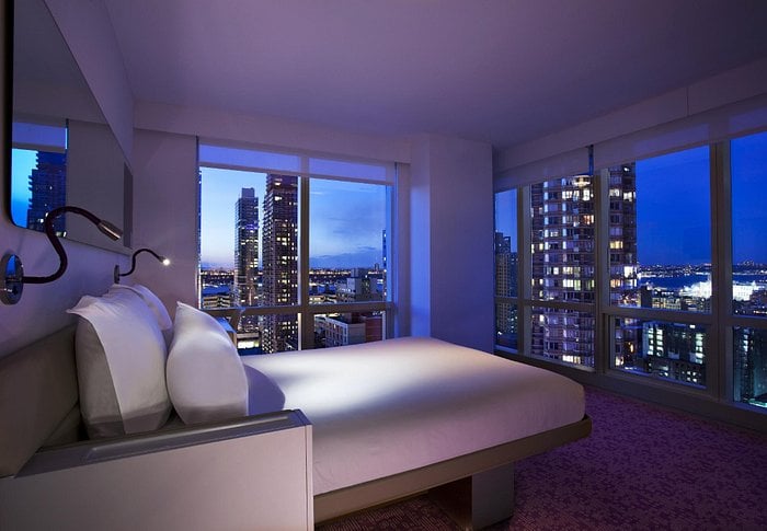 Skyline Views & Club Rooms in NYC, flights, hotel included